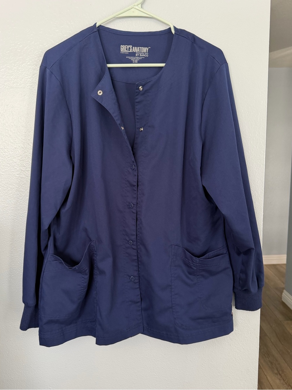 Grey's Anatomy by Barco snap-front warm-up scrub jacket size XL